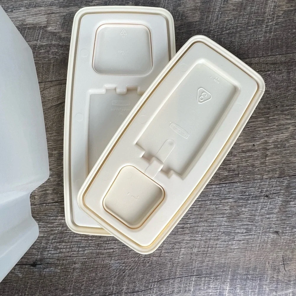 Vintage Rubbermaid cereal storage containers two sizes‎ almond lids